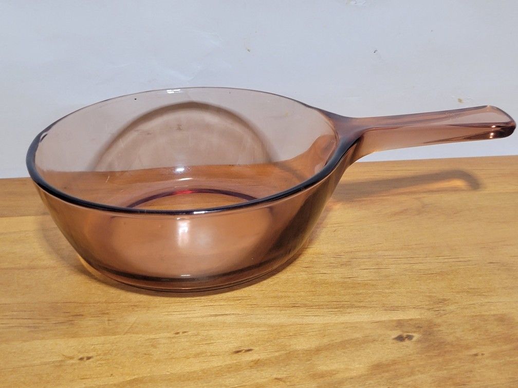 Corning VISIONS Amber 0.5 Liter Saucepan with Pyrex Made In USA. Good condition See pictures.