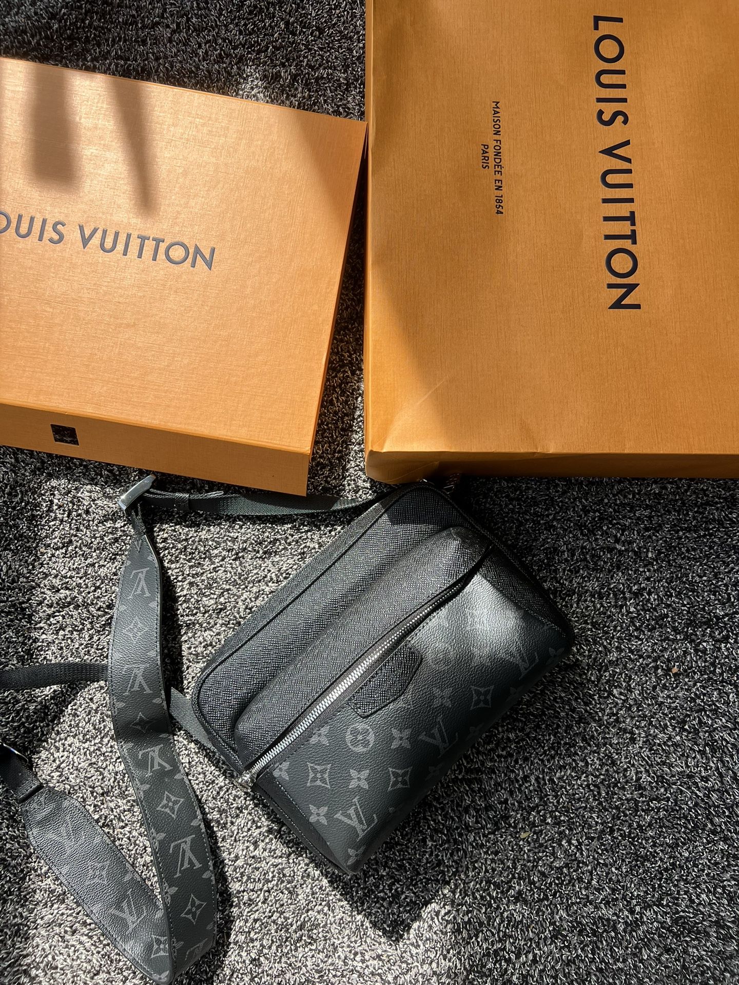 LV OUTDOOR BAG