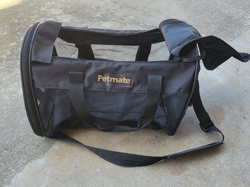 Petmate Small Dog/Cat Carrier