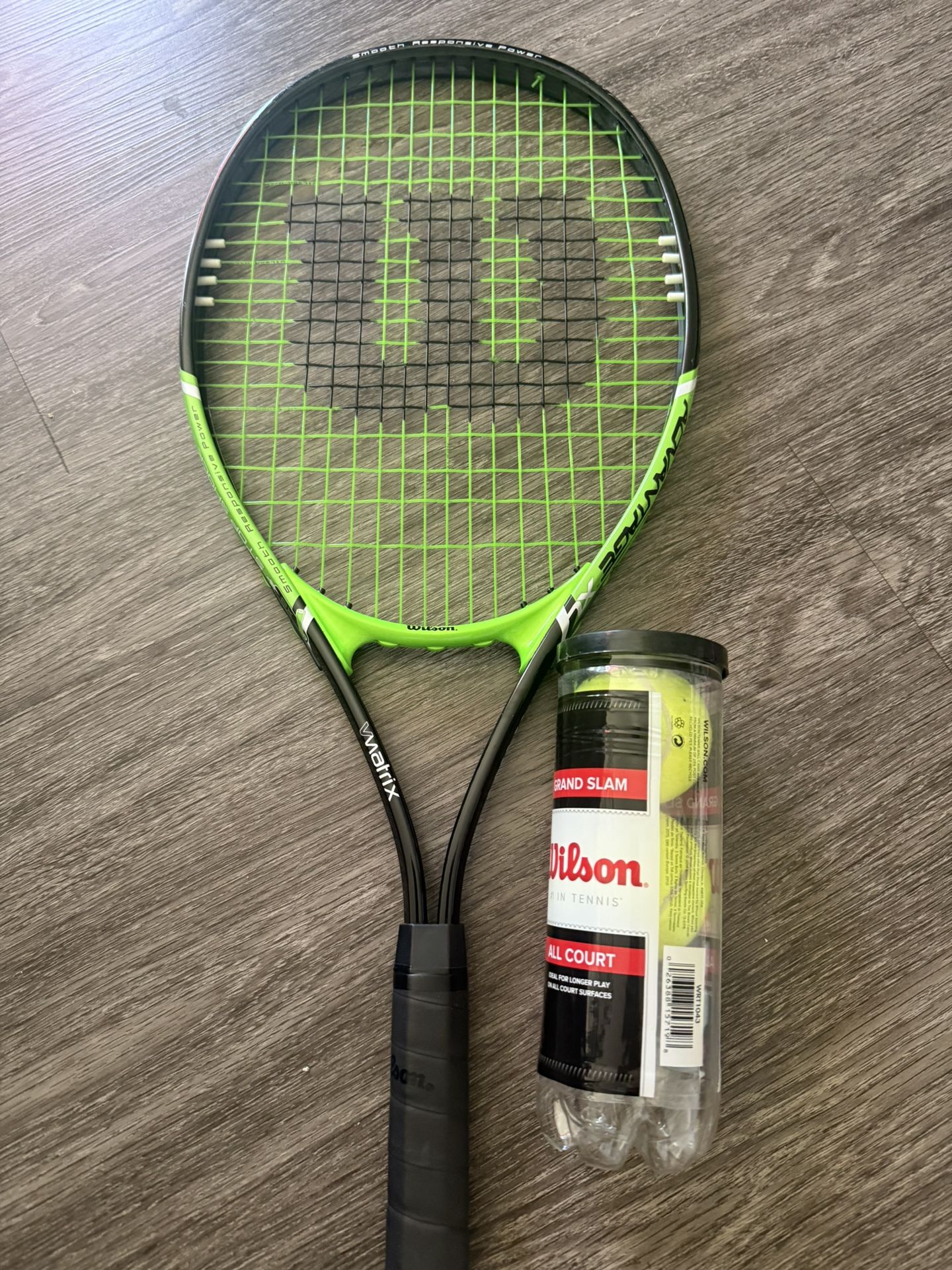 Adult Wilson Tennis Racquet With 2 Wilson Tennis Balls