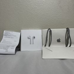 Apple AirPods Wireless Bluetooth In-Ear Earbuds with Charging Case, Color White