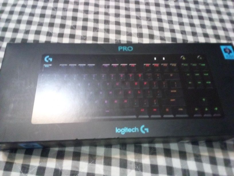 Logitech Pro Gaming  Keyboard Gx Blue Clicky Gamer Model Yu0039 Tenkeyless Lightsynch Rgb