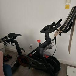 Used Peloton Bike $300 OBO