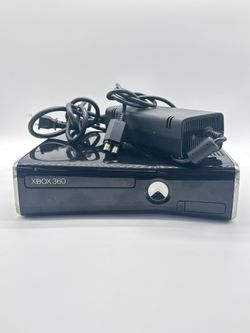 Microsoft Xbox 360 S (1439) 2010