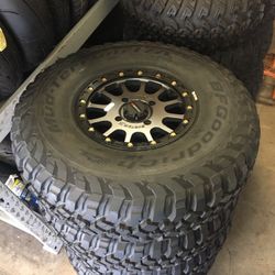 Can Am Maverick X3  32x10-15 Bfg On Beadlocks 