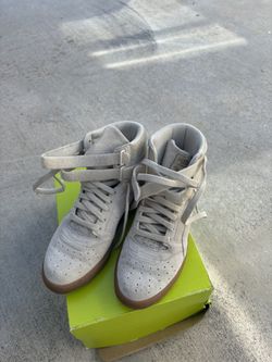 Puma Shoe 6.5 Women
