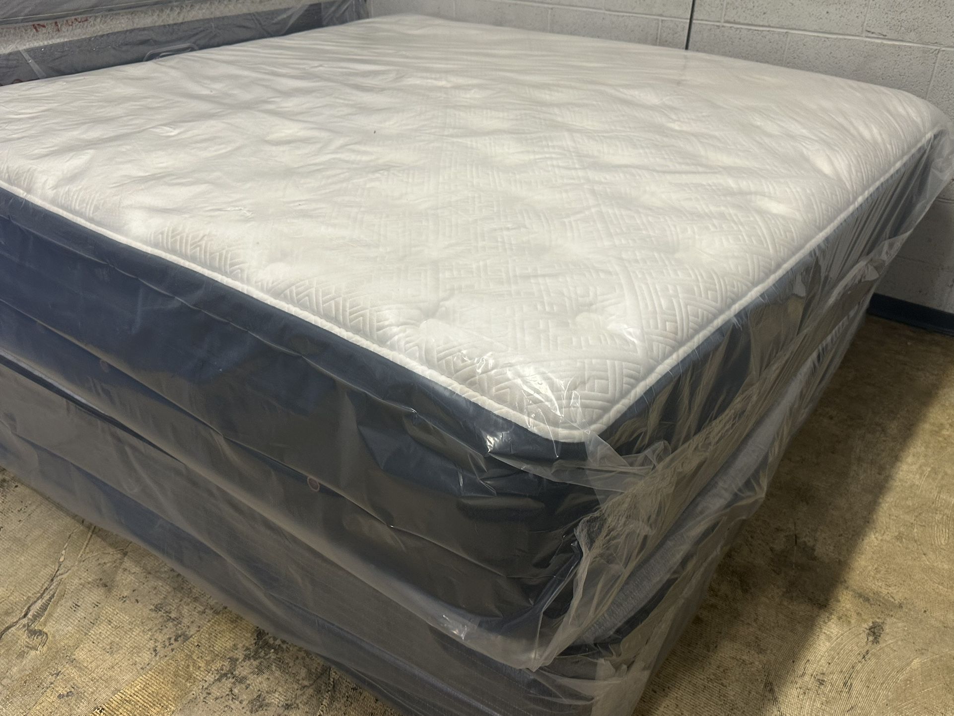 Cal King Pillow Top Stearns & Foster Mattress