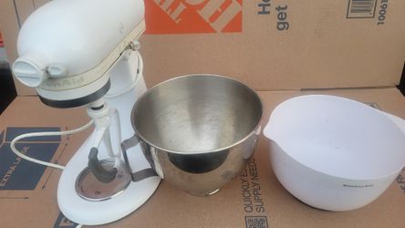kitchen aid ultra speed mixer with accessories  snd bowls work