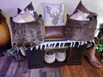 Solid Tv Stand Or Hallway Short Stand Table To Decorate. Moving And Reducing Furniture.