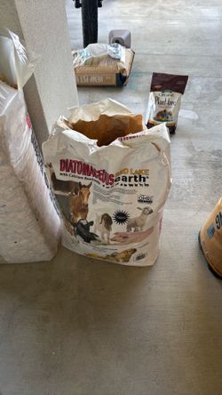 Free mostly full bag diatomaceous earth