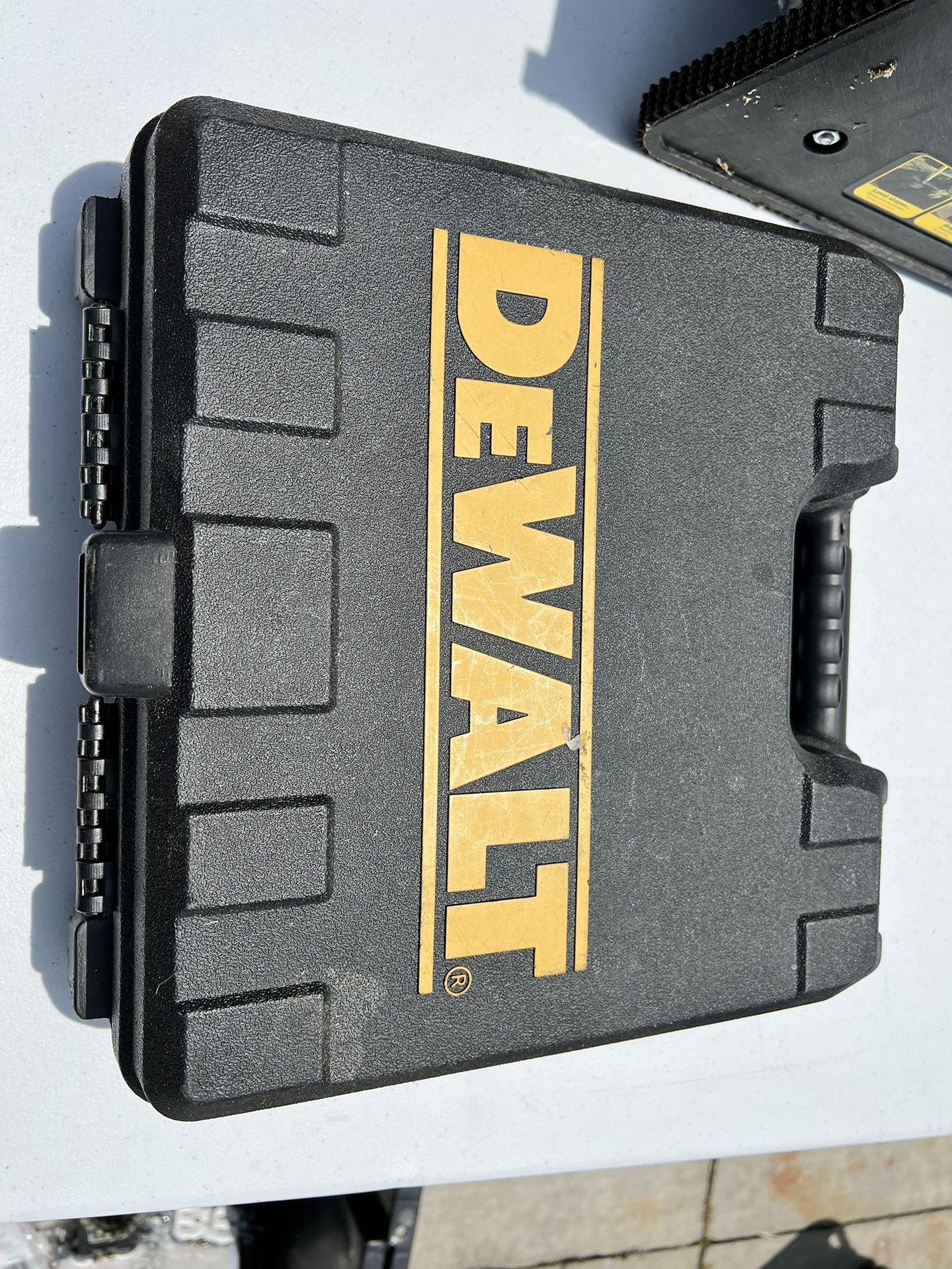 DEWALT DWFP1838 PNEUMATIC FINISH STAPLER & DEWALT DWD115 ELECTRIC