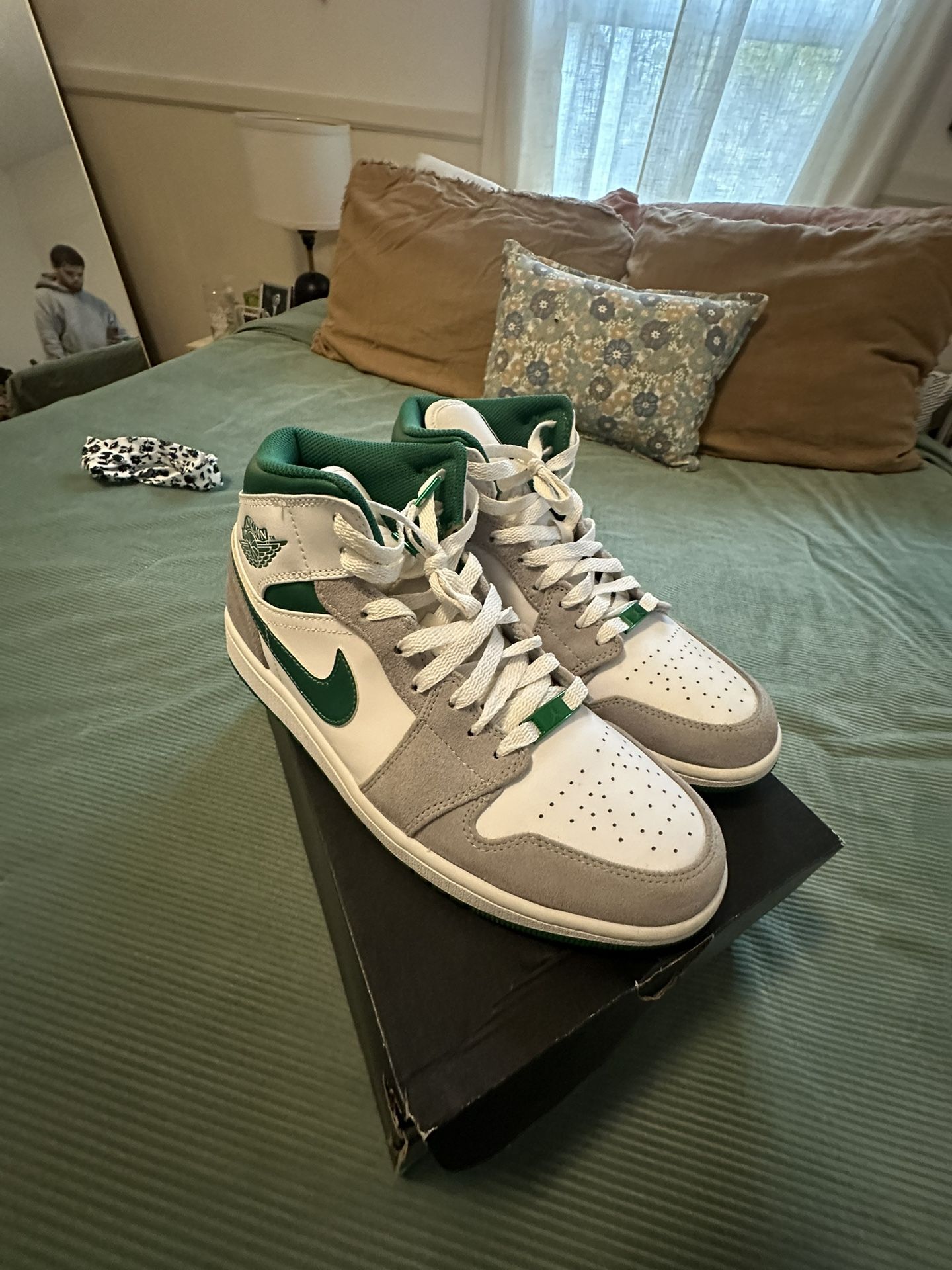 Jordan 1 SE Grey Green