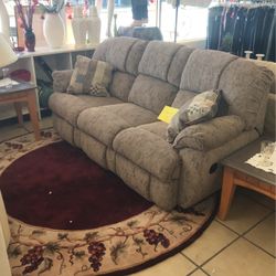 Recliner Couch Great Condition 