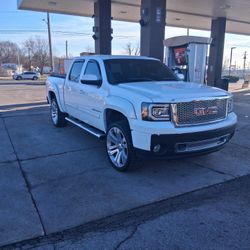 2007 GMC Sierra 4x4.