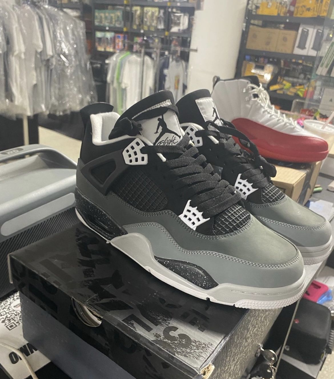 Jordan 4 