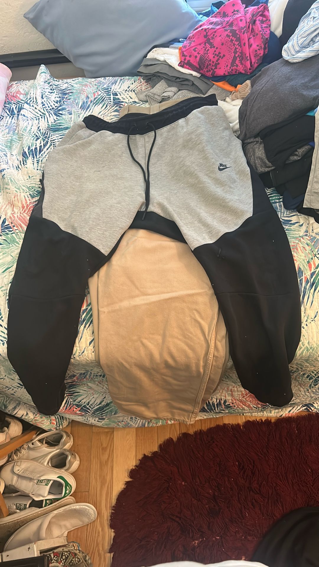 Nike tech, black and gray