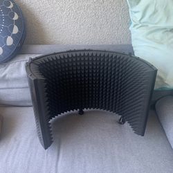 Desktop Microphone Isolation Stand