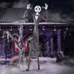 Disney 13 ft. Giant-Sized Animated Jack Skellington incl. extra Santa Outfit