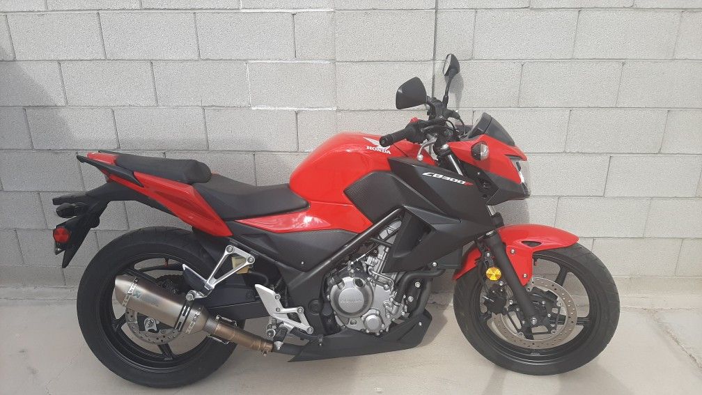 HONDA CB 300F 