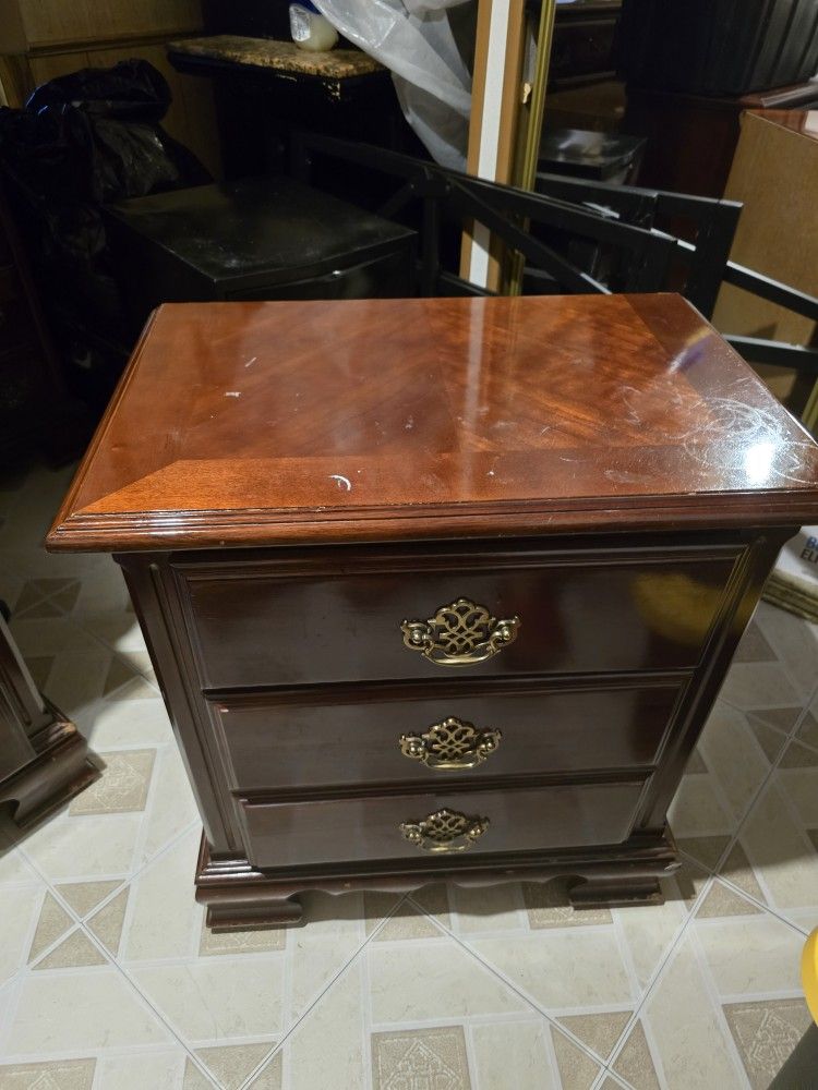 2 Night Stand 1 Dresser With Mirror For Sale