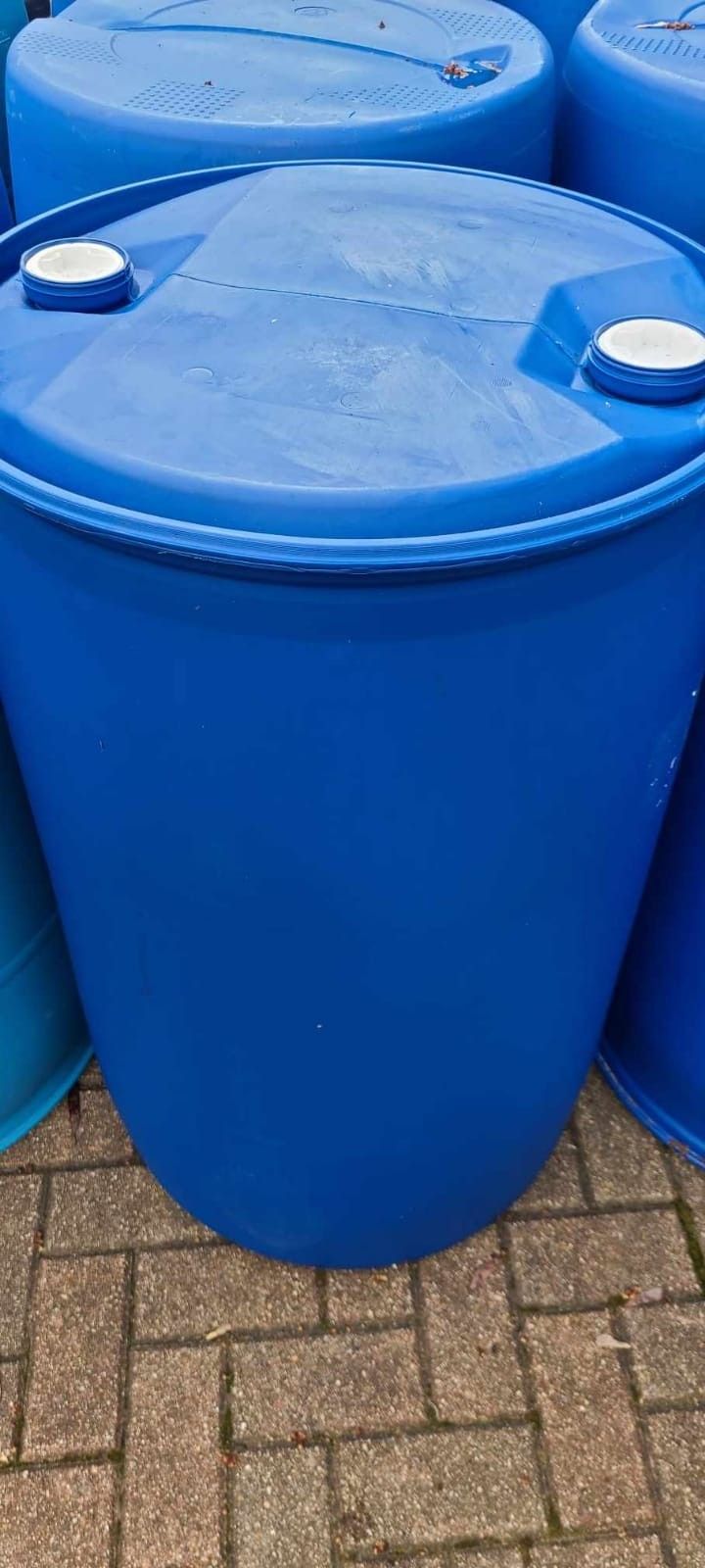 Rain Barrel barreles drums plastic like new and very clean perfect for rain water for yout garden water collection this are in super clean condition 1