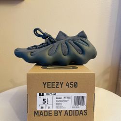 Adidas Yeezy 450 Size 5.5
