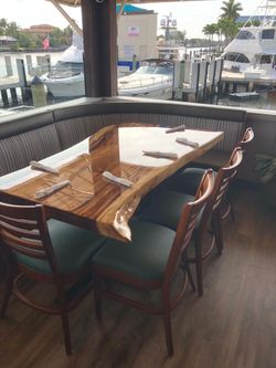Bull Restaurant tables
