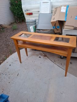 Entry way table