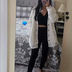 Sherpa Fleece Jacket for Women, Size XL, fit to Small up to XL, NEW

Model size Small
Jacket size XL