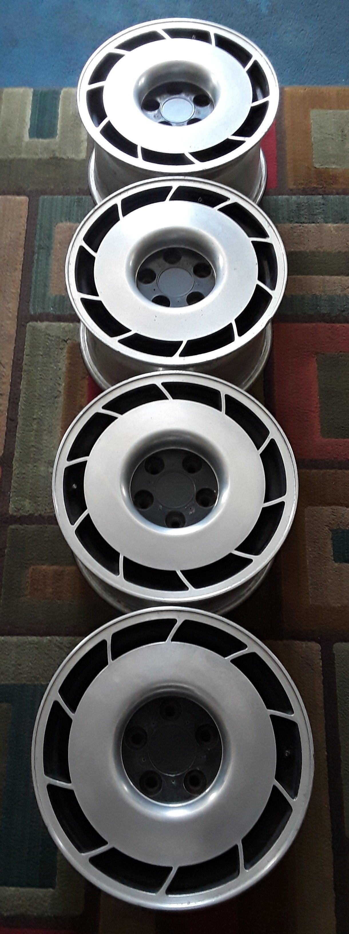 *** 16" CORVETTE SALAD SHOOTER WHEELS *** GREAT CONDITIONS ***