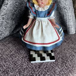 Alice In Wonderland Collectible Figurine 