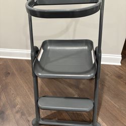 Boon Pivot Toddler Tower