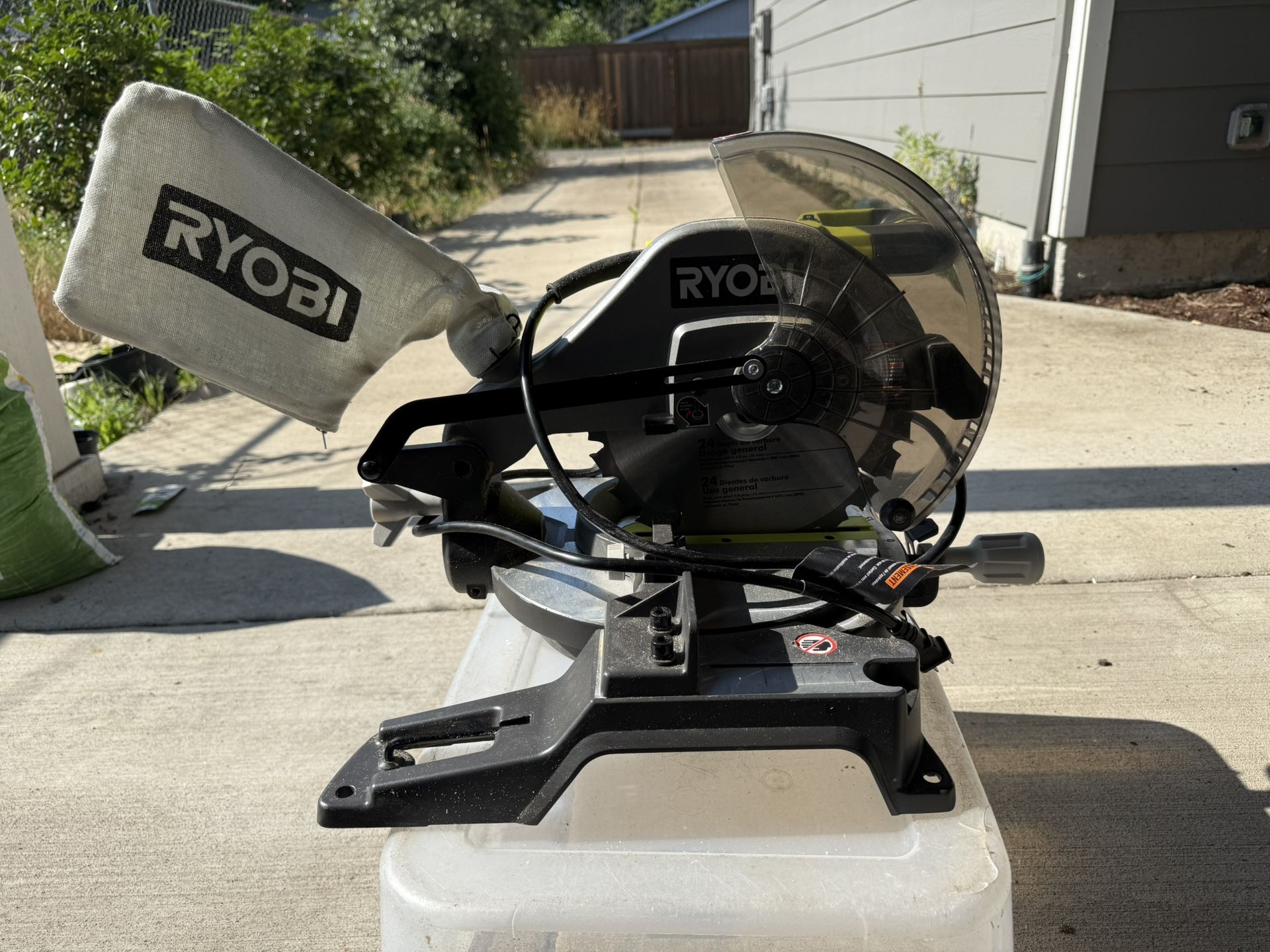 RYOBI 10 IN. COMPOUND MITER SAW WITH LED TS1346 LIKE NEW