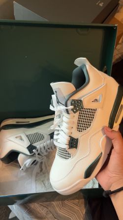 Jordan 4s
