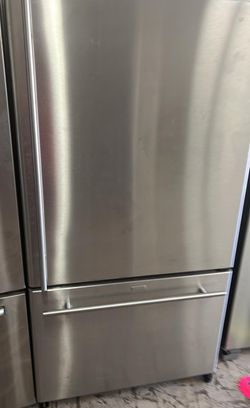 Stylish Stainless Bottom Freezer Refrigerator