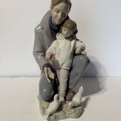Lladro Porcelain Figurine Father And Daughter 10.5 Inch High With Original Box 