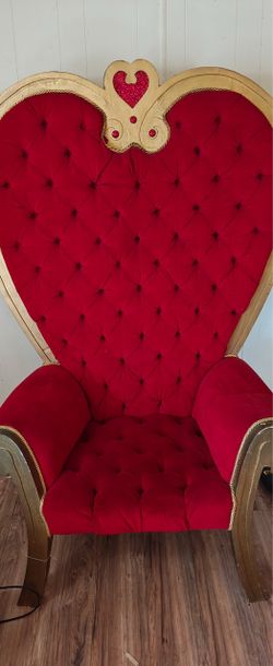 Red throne