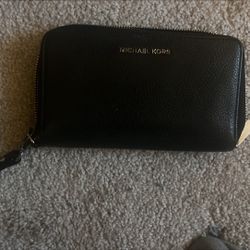 Michael Kors Smartphone Wristlet 