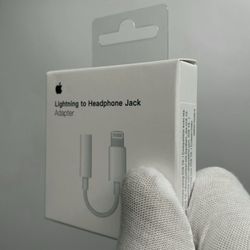 Apple Lightning Headphone Jack Adapter