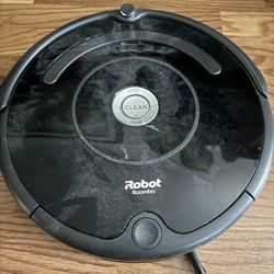 Irobot Roomba 675 Robot Vacuum.  Like New 