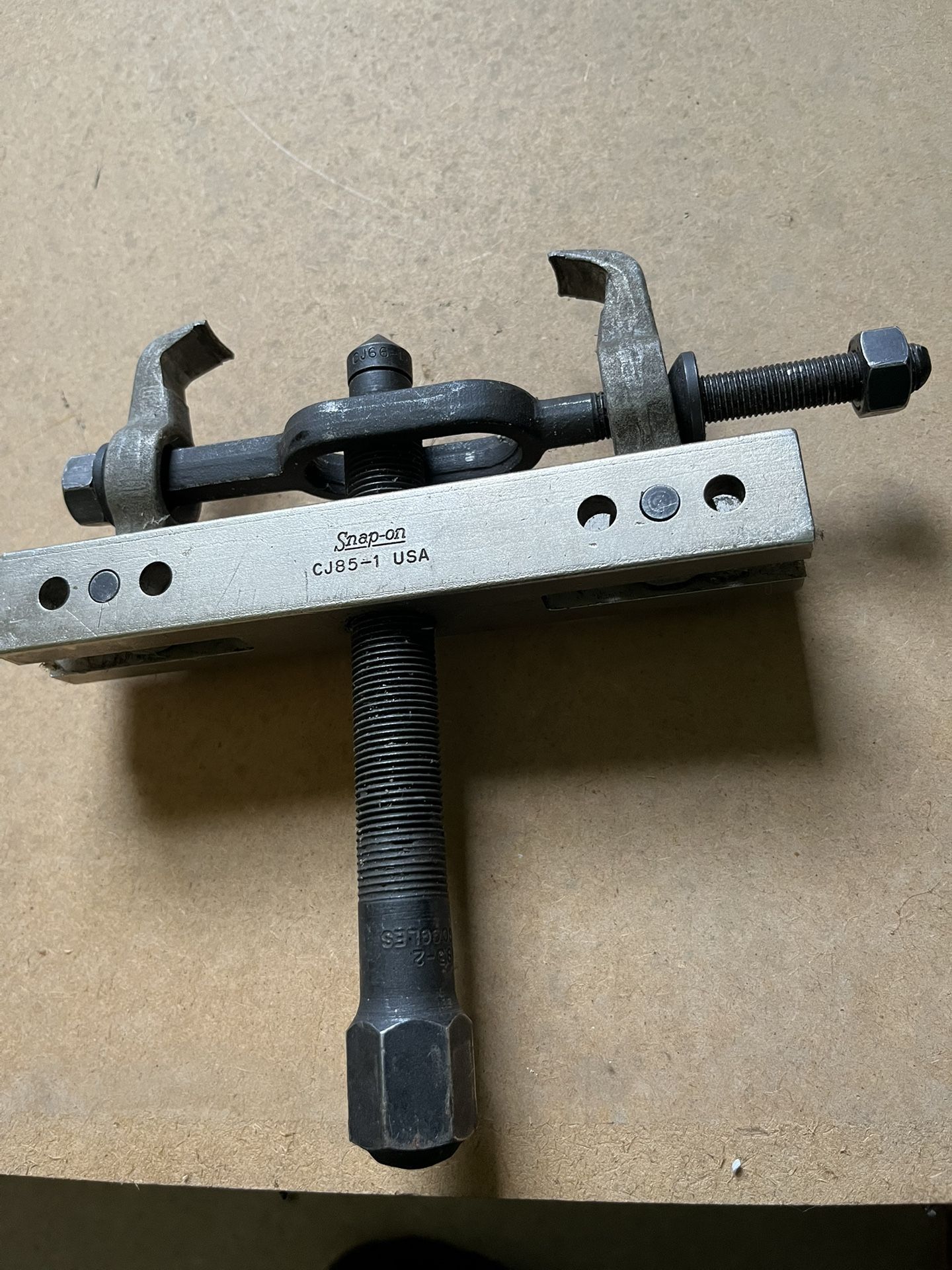 Snap-On CJ85-1 Puller