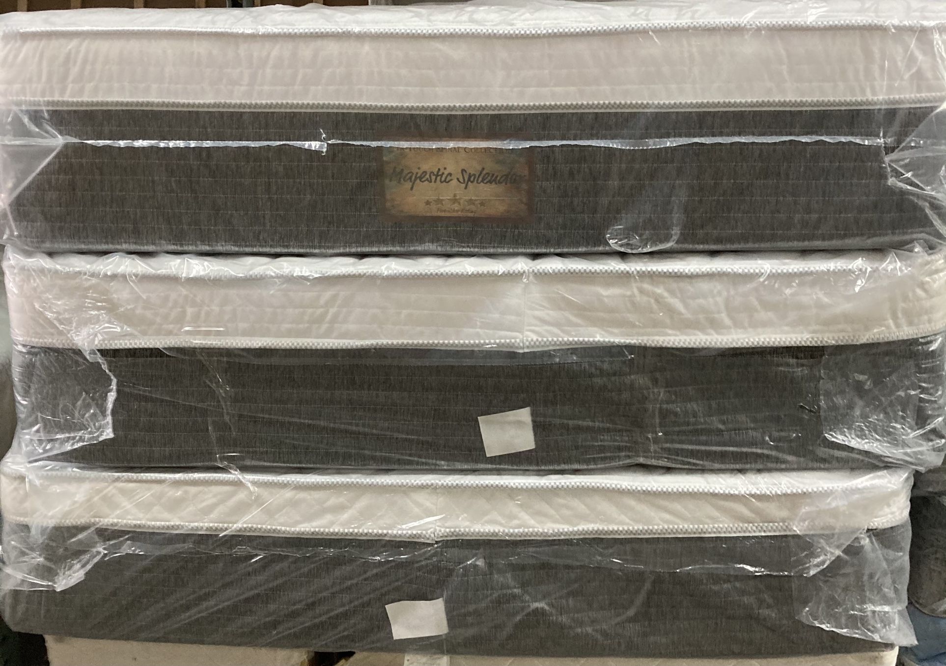 😍😍🔥🔥LUXURY PILLOW TOP MATTRESS ALL SIZES STARTING AT$170 BEST PRICE IN TOWN WHOLESALE PRICE😍😍🔥