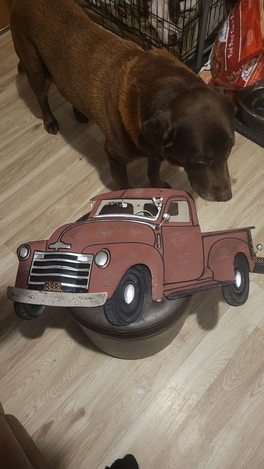 Truck Wall Mount (Metal)