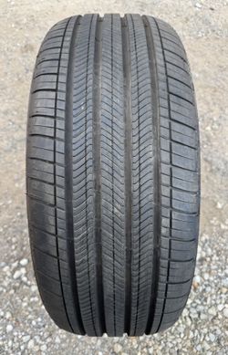 Michelin 235/45/18 (1) Tire