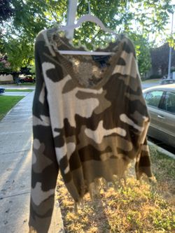 Very stylish sweater army fatigues
