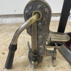 Grand Reserve Wine Opener