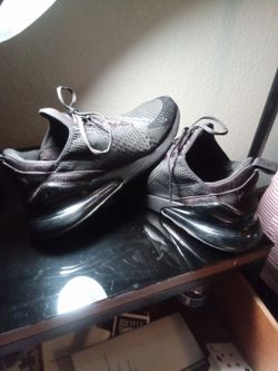 Nike Air Max 270 Triple Black Sneakers