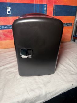 💥 BRAND NEW IN BOX: Electactic 6-Can Mini Fridge – Home & Car Ready! 🚗