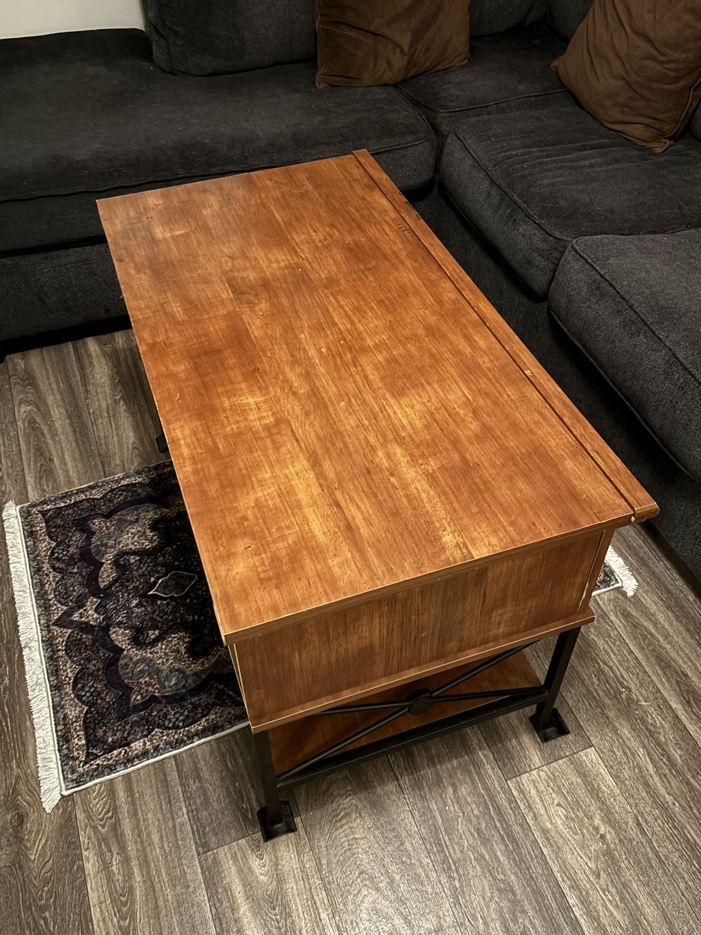 Modern Entertainment Stand with Drawer