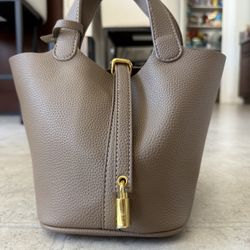 Women's leather bag, handbag, Small size metal buckle